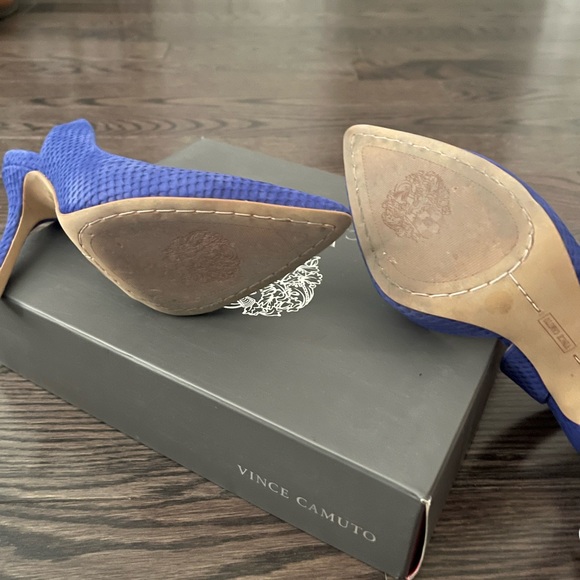 Vince Camputo royal blue sling back pumps - Picture 3 of 10